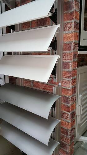 Lamele aluminiu actionate electric